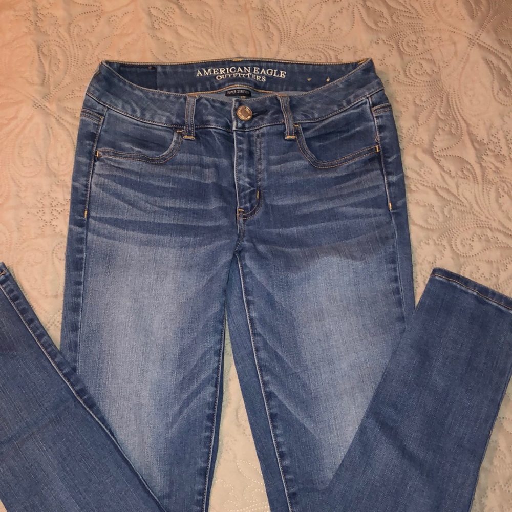 American Eagle super stretch jeans// ON HOLD